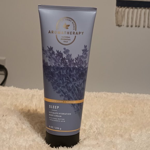 NWT ~ BBW Aromatherapy Lavender & Vanilla Ultimate Hydration Body Cream (8 oz.) - Picture 1 of 4